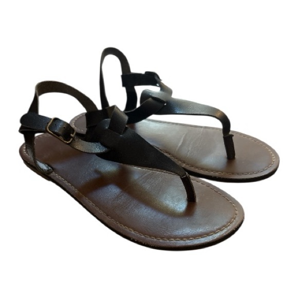 ⭐️ Black Leather Strappy Sandals ⭐️ - Picture 1 of 4